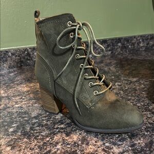 Forest Green Lace-Up Ankle Boots with Metal Eyelets